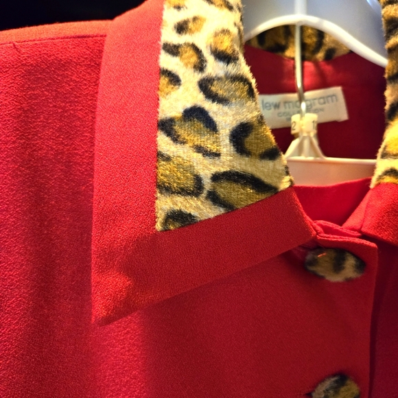 Lew Magram Red Woman's Business Suit with Leopard Print Collar & Cuffs, Size 12 - Picture 5 of 14